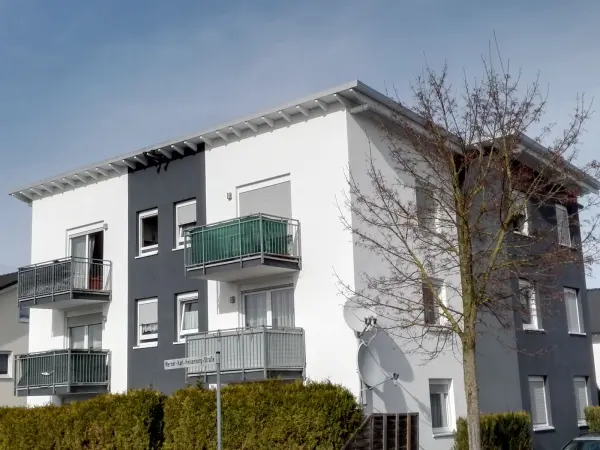 Modernisiertes Mehrfamilienhaus in Untereisesheim
